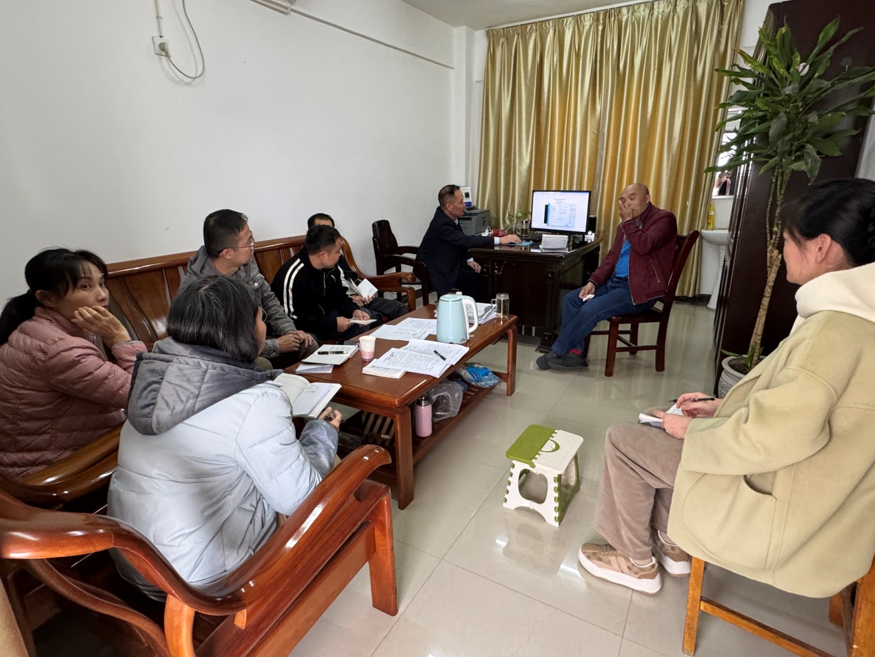 说明: F:\农萍萍\办公室\年度考核材料\2024年度考核\2024年意识形态材料\二、师德师风建设情况\2.1团队队伍职业道德教育，师德师风教育情况\11.27三三三暨部门工作会议（下半年师德师风专题学习）\1 (1).jpeg